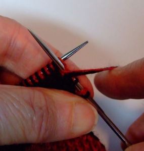 dk knitting - finishing purl stitch